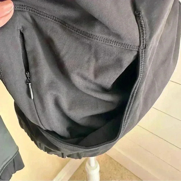 Lululemon Fleet Street Hoodie *Reflective Sleeves Black gray Size 4 NWOT - Picture 12 of 12